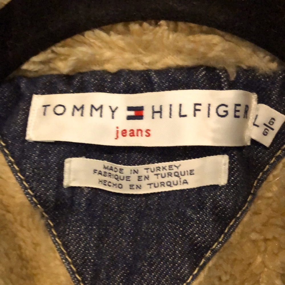 Tommy Hilfiger BLUE JEAN Vest. Like new, fully lined, pockets times 4.Size Large